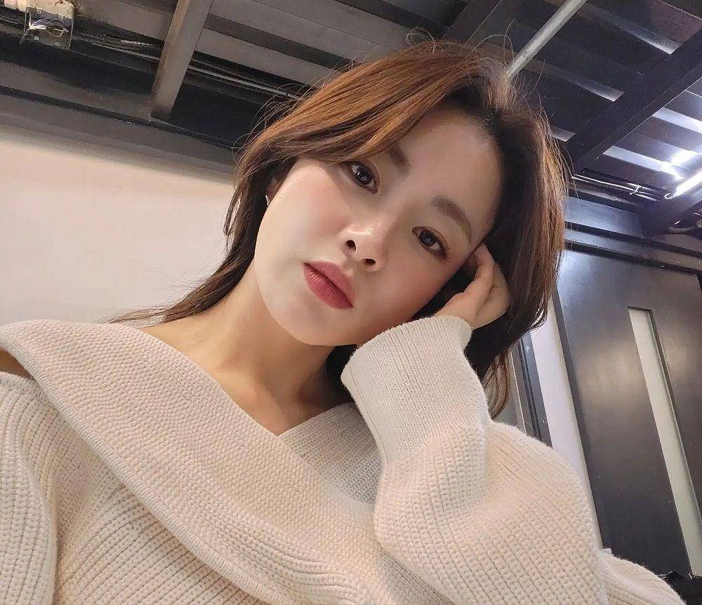 Kang So Ra (instagram.com/reveramess_)