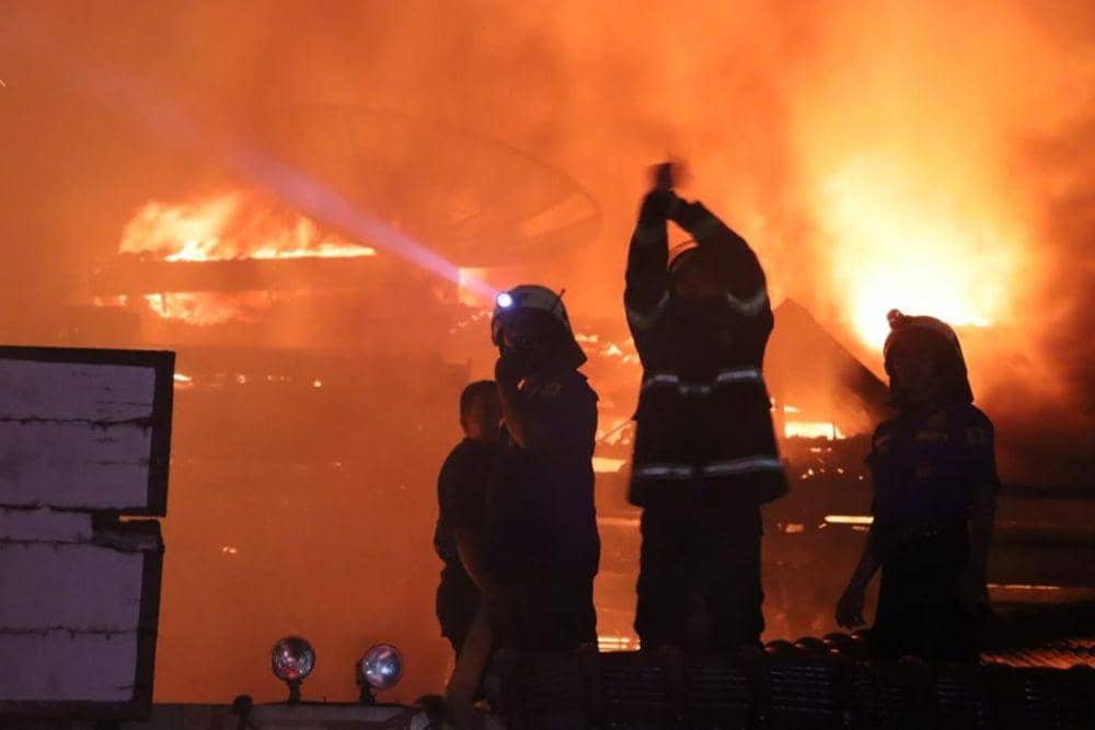 9 Rumah Ludes Terbakar di Jalan Bromo Medan, 3 Orang Luka