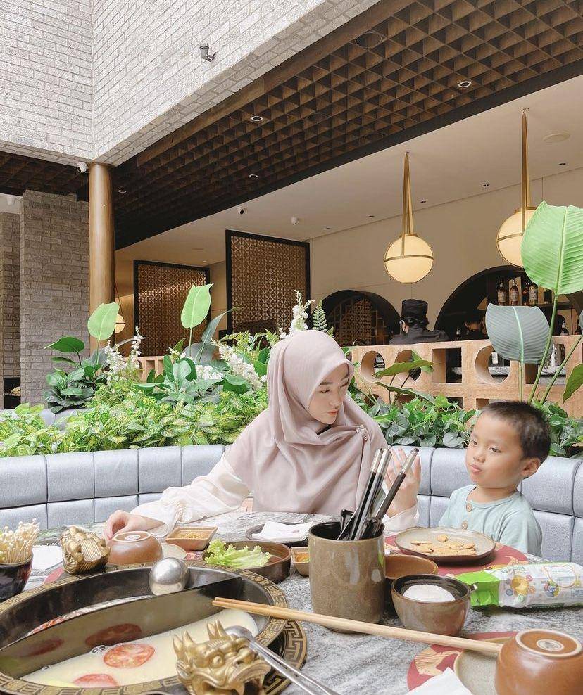 potret Larissa Chou dan Yusuf (instagram.com/larissachou)