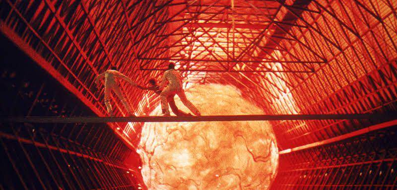 cuplikan film The Black Hole (dok. Disney/The Black Hole)