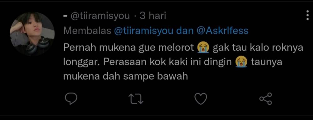 kejadian lucu saat salat (twitter.com/tiiramisyou)