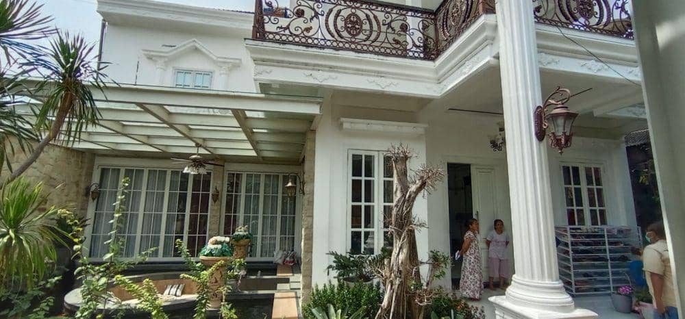 KPK Geledah Rumah Istri Ketua DPRD Jatim di Lamongan