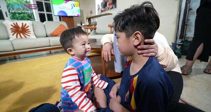 Adzam, Rafathar, dan Rayyanza (youtube.com/Rans Entertainment)