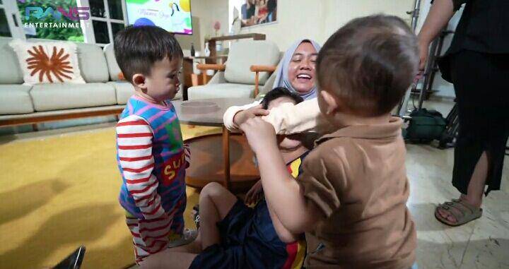 Adzam, Rafathar, dan Rayyanza (youtube.com/Rans Entertainment)