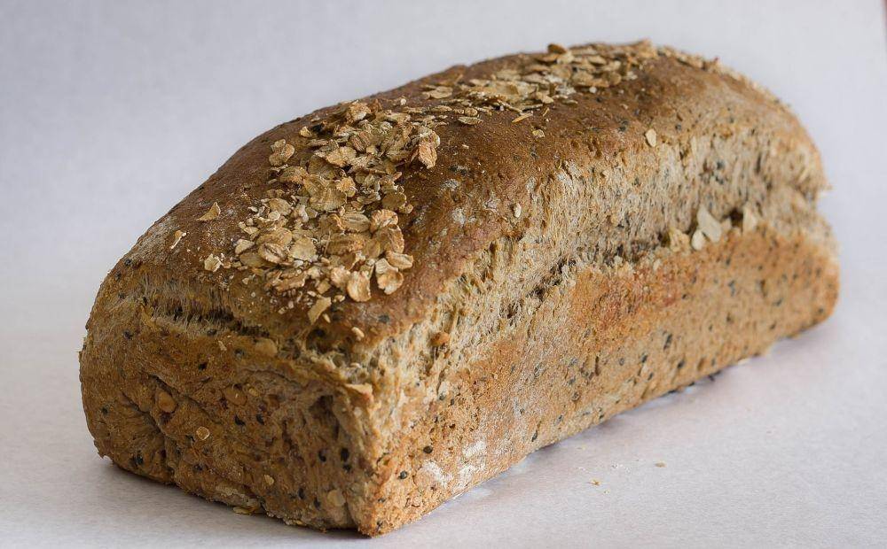 Ilustrasi roti tawar oatmeal homemade (unsplash.com/sergich)