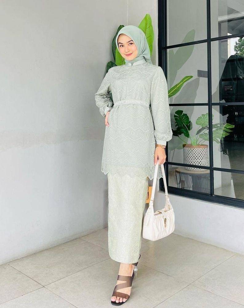 OOTD kondangan Savina Fauzulina (instagram.com/savinafauzulina)
