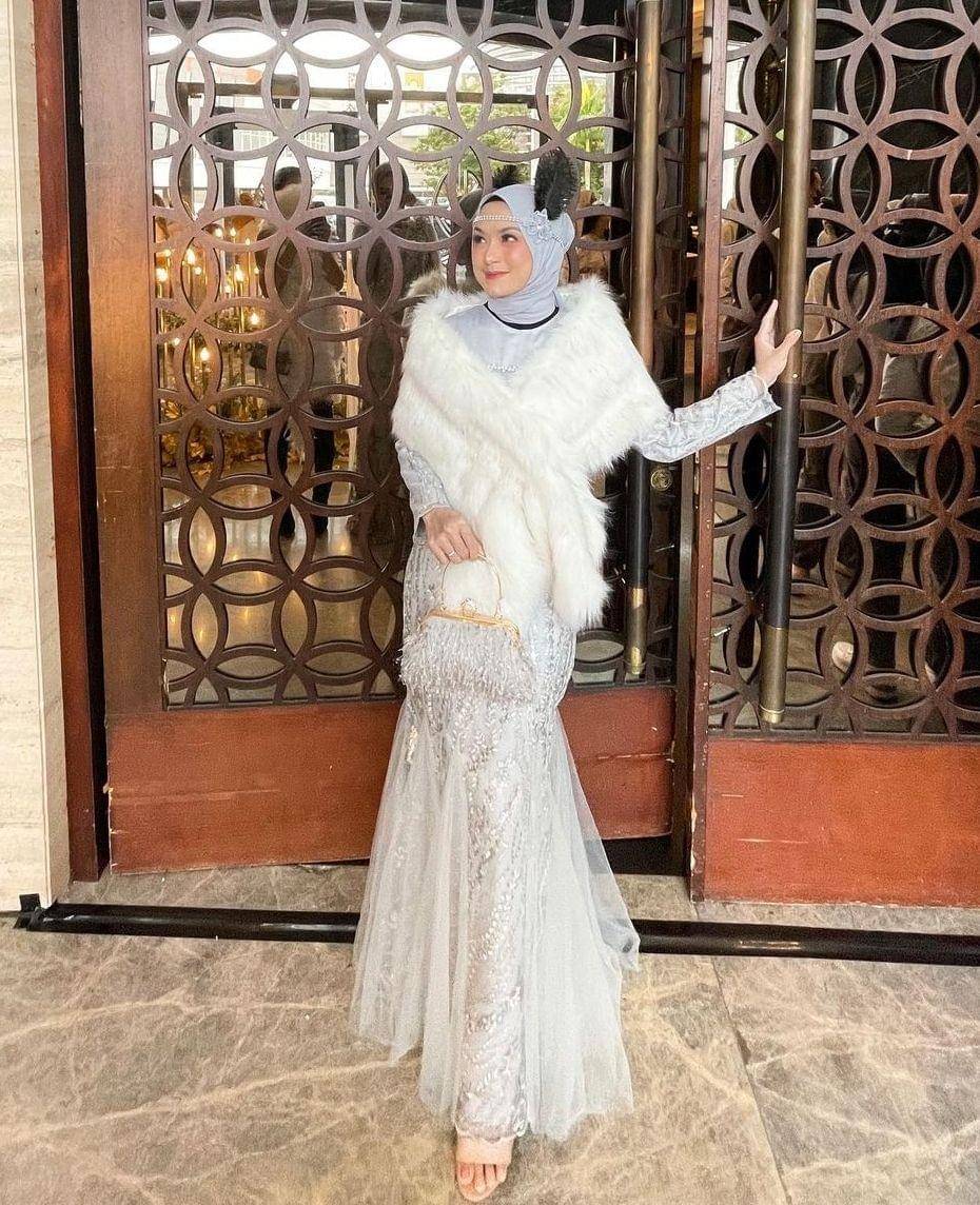 OOTD kondangan Savina Fauzulina (instagram.com/savinafauzulina)