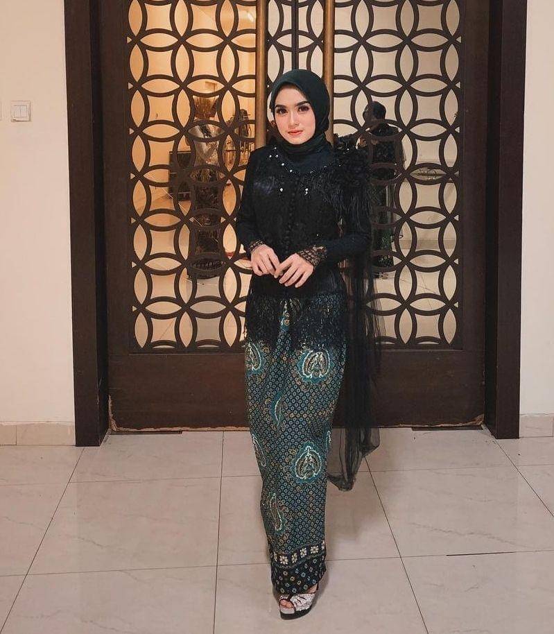 OOTD kondangan Savina Fauzulina (instagram.com/savinafauzulina)