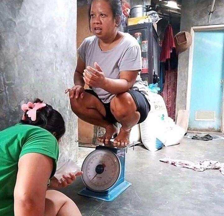 tingkah nyeleneh orang pakai timbangan (instagram.com/sukijan.id)