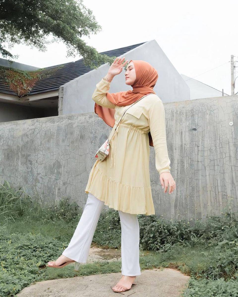 outfit warna pastel ala Ranie Dwi Karlina (instagram.com/raniekarlina)