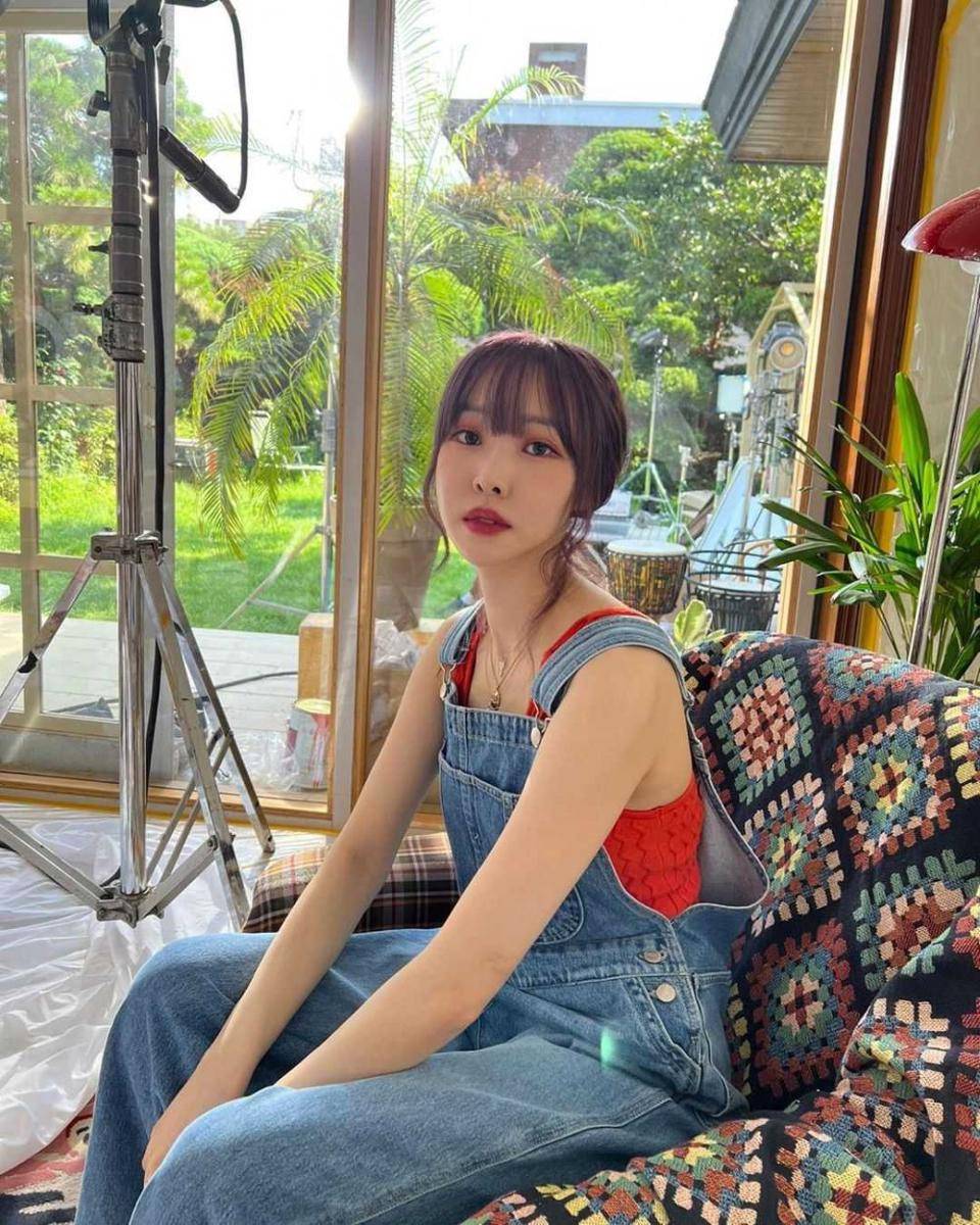 Yuju eks GFRIEND (instagram.com/yuuzth)