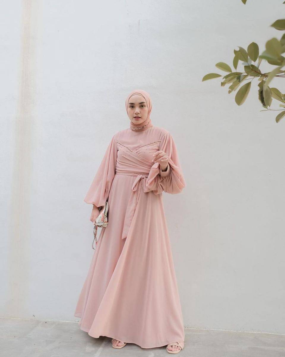 outfit warna pastel ala Ranie Dwi Karlina (instagram.com/raniekarlina)