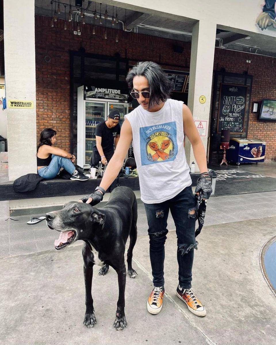Potret padupadan outfit monokrom ala Abidzar Al Ghifari (instagram.com/abidzar73)