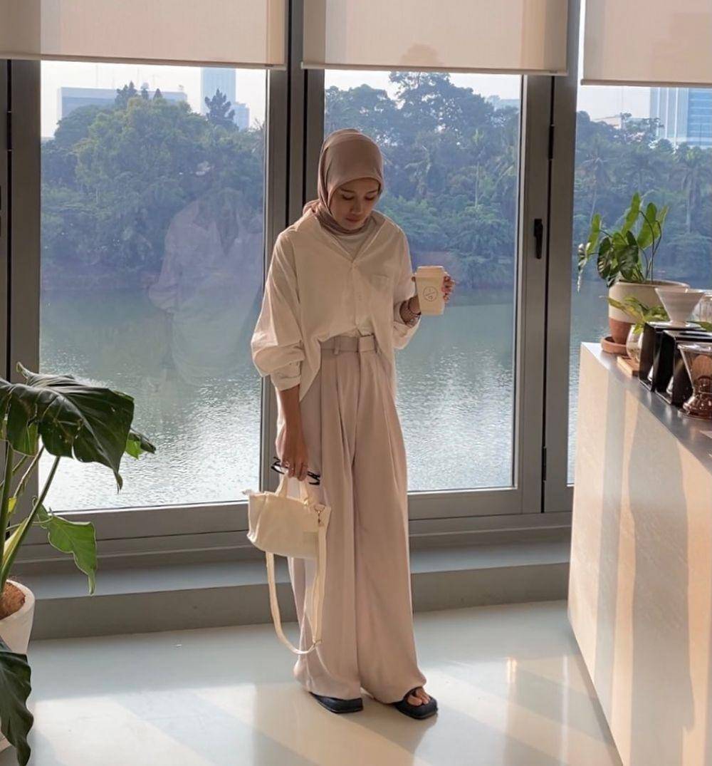 ide outfit kuliah ala selebgram Natasya Delanau (instagram.com/tasyadelanau)