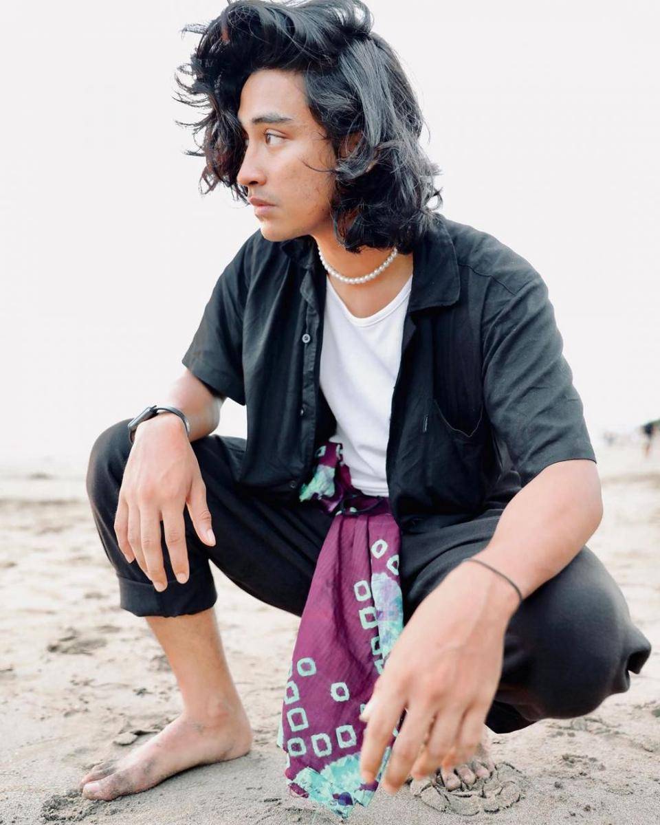 Potret padupadan outfit monokrom ala Abidzar Al Ghifari (instagram.com/abidzar73)