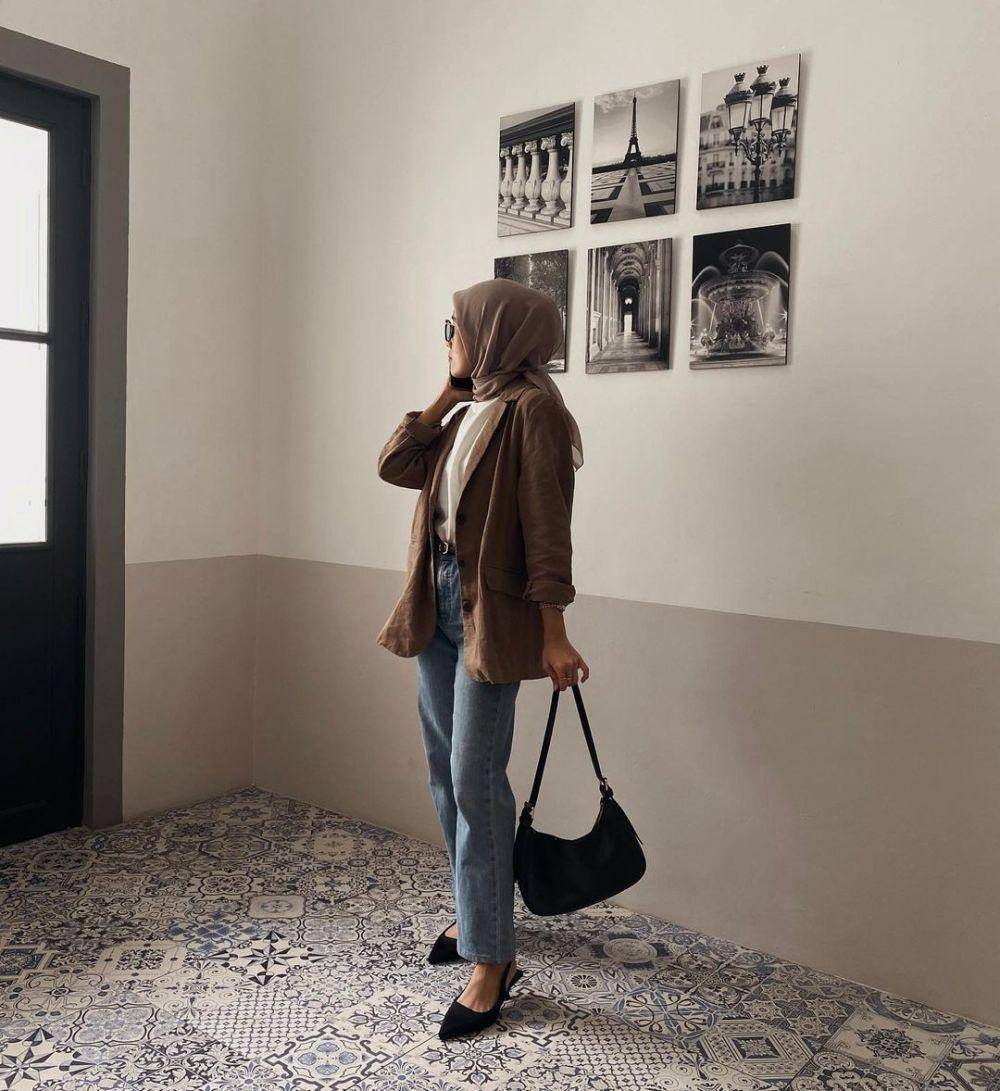 ide outfit kuliah ala selebgram Natasya Delanau (instagram.com/tasyadelanau)