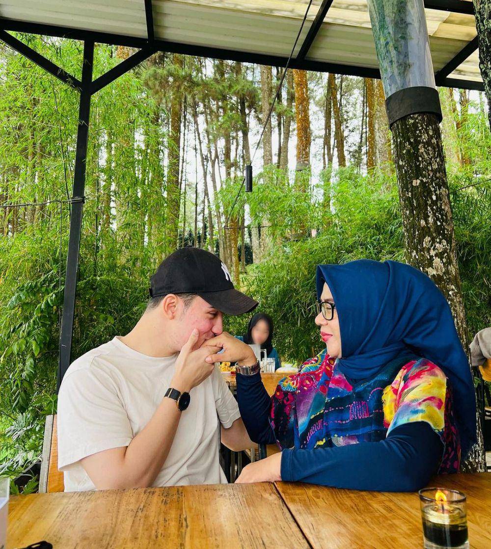 potret Endy Arfian dan ibunya (instagram.com/endyarfian22/)