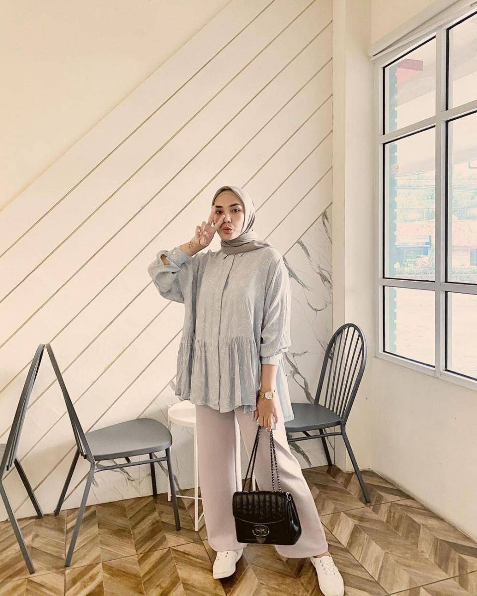 outfit warna pastel ala Ranie Dwi Karlina (instagram.com/raniekarlina)