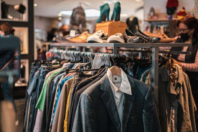 Ilustrasi thrift shop (unsplash/Hugo Clément)