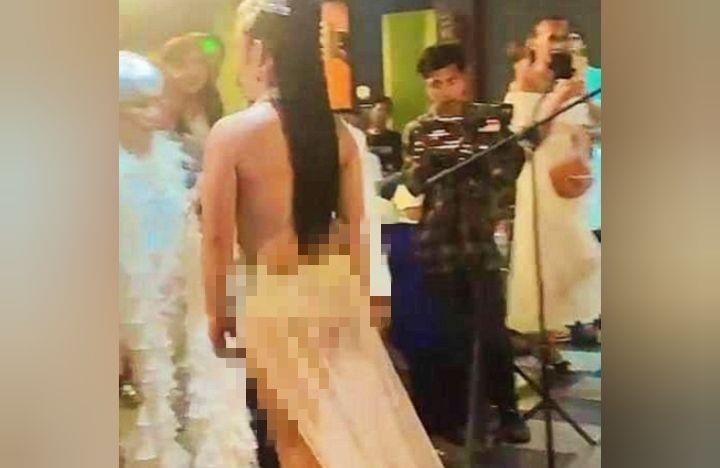 Kafe di Bima ini Gelar Fashion Show Waria Berbusana Seksi