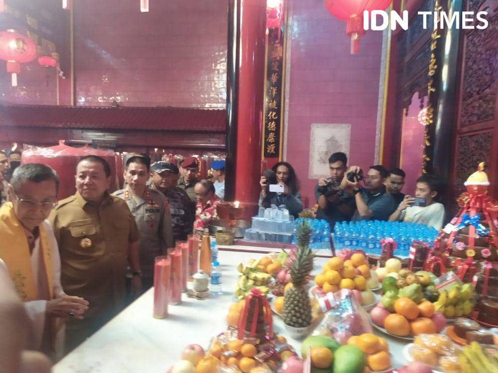 Perayaan malam Tahun Baru Imlek 2023 di Vihara Thay Hin Bio, Bandar Lampung, Sabtu (21/1/2023).