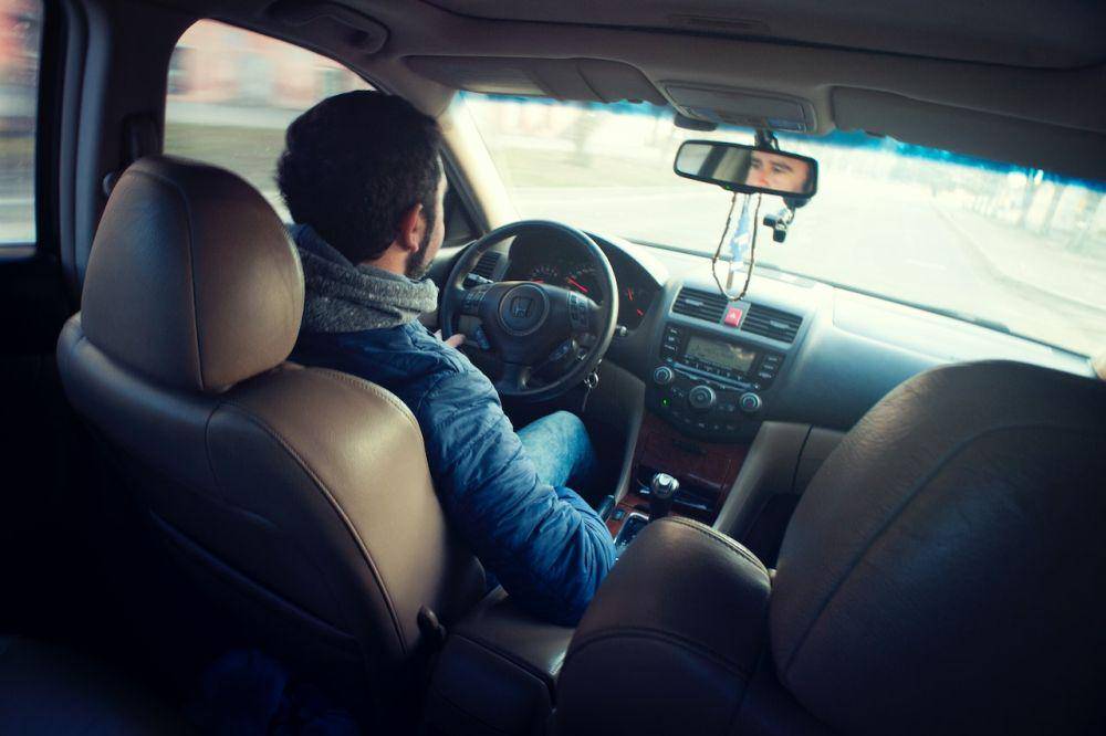 ilustrasi driver (pexels.com/Oleksandr Pidvalnyi)