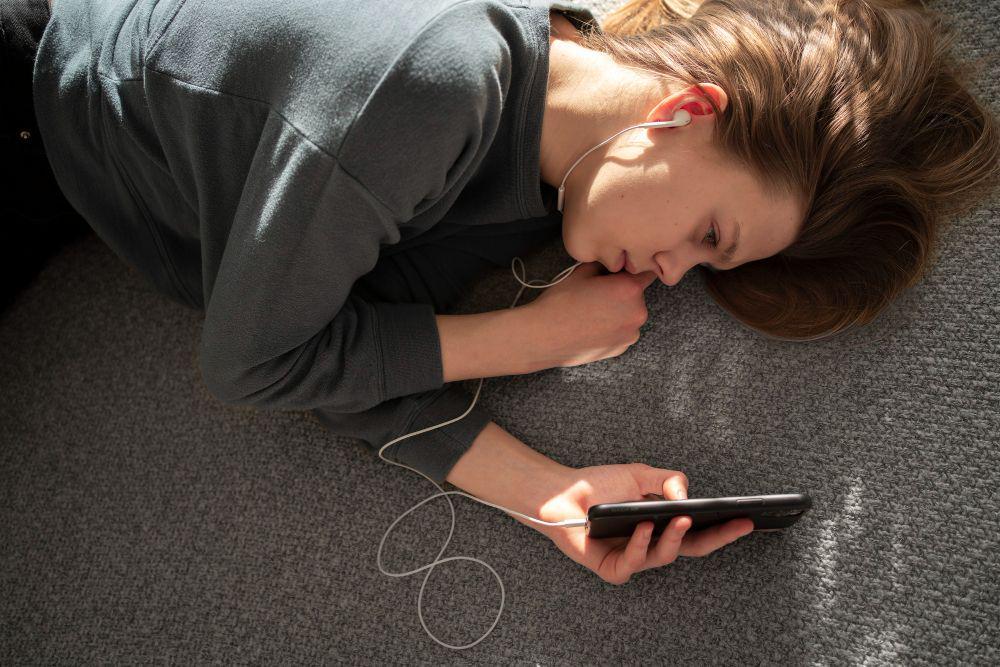 7 Aktivitas Menyenangkan di Rumah Buat Kamu yang Introvert