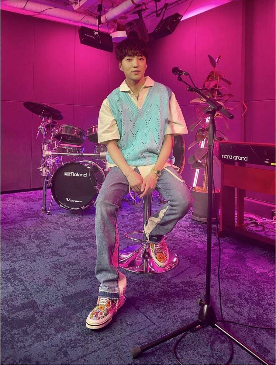 Kang Seungyoon WINNER (instagram.com/w_n_r00)