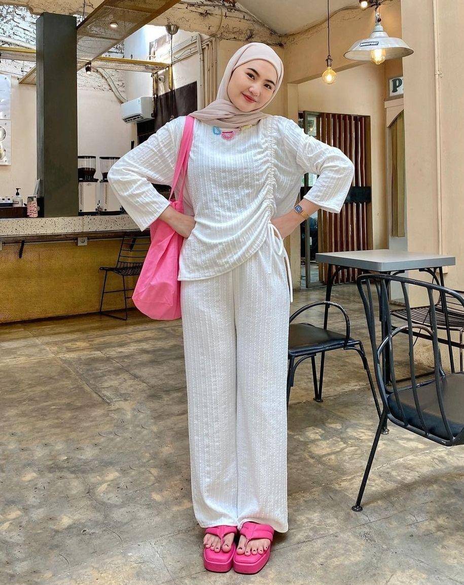 Outfit drawstring (instagram.com/intanghazll_)