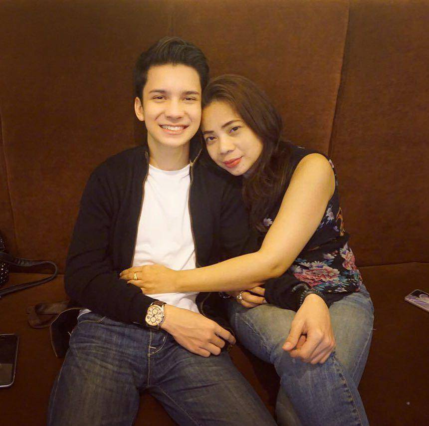 potret Endy Arfian dan ibunya (instagram.com/putryjayanti_/)