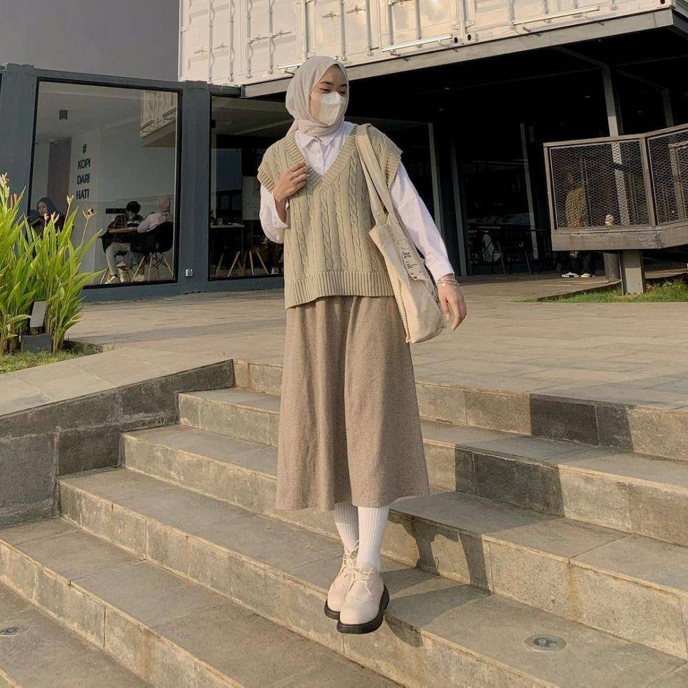 style hijab preppy (instagram.com/izzahi)