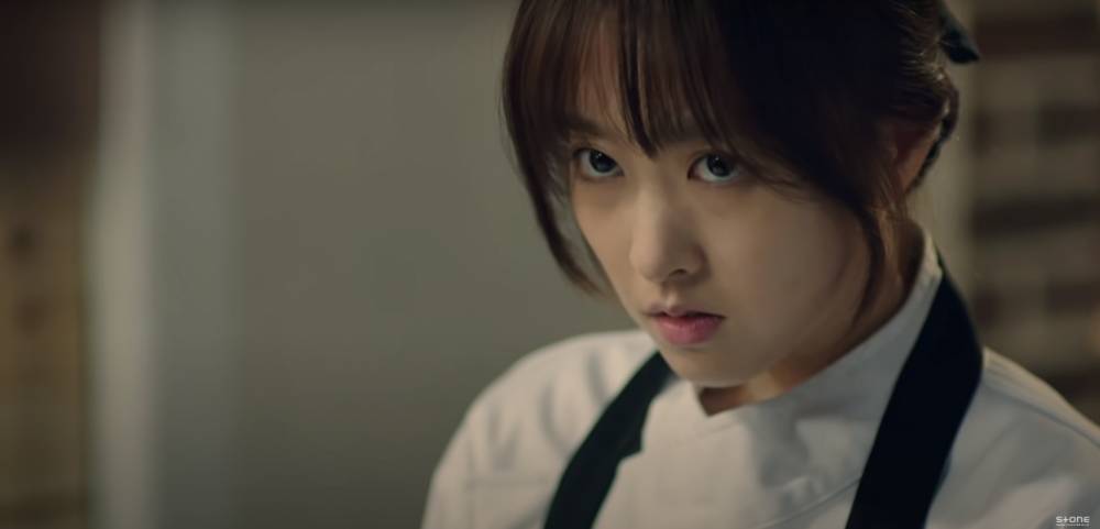 Cuplikan Park Bo Young dalam MV (dok. MUsic Stone Entertainment/Leave).