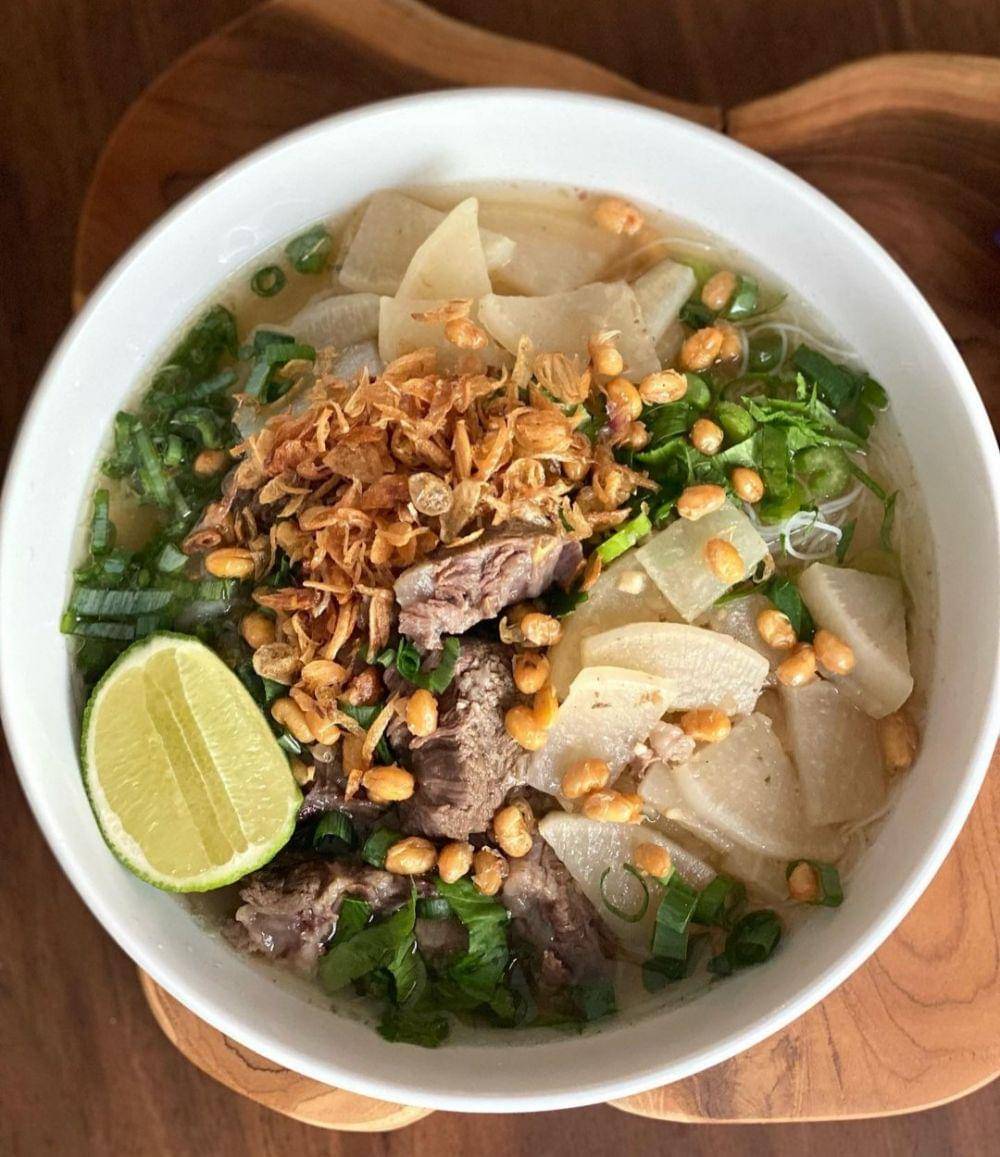 soto bandung (instagram.com/chichicupboard)