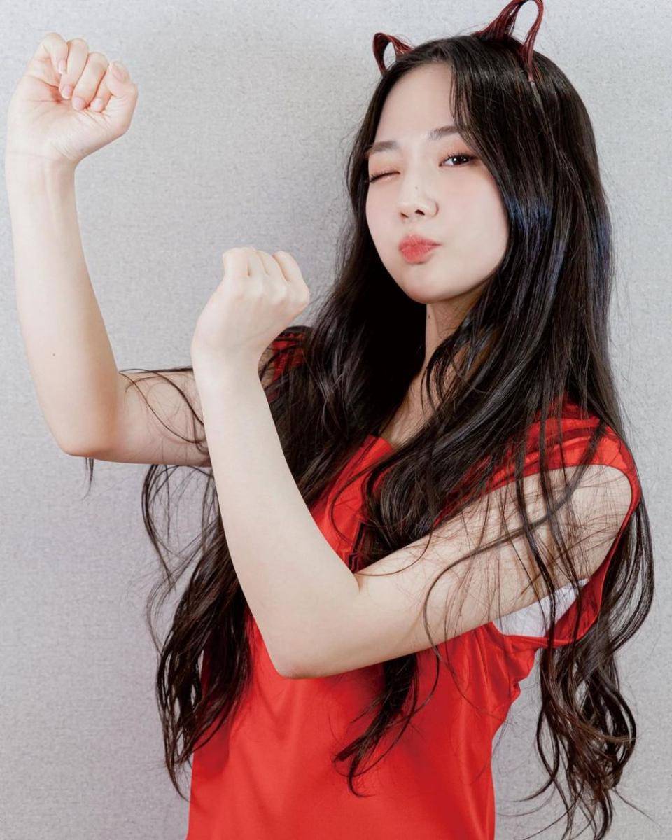 Yoon Seoyeon tripleS (instagram.com/triples__seoyeon)