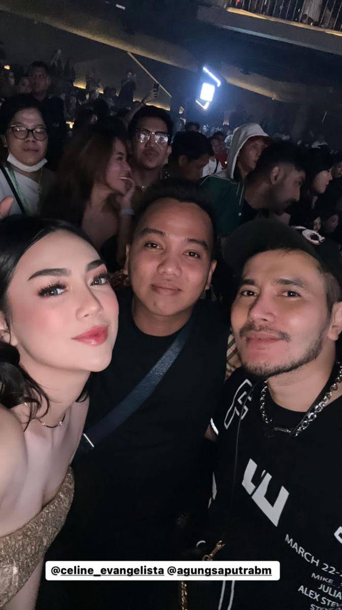 potret artis di konser Bunda Corla (instagram.com/aanstory)