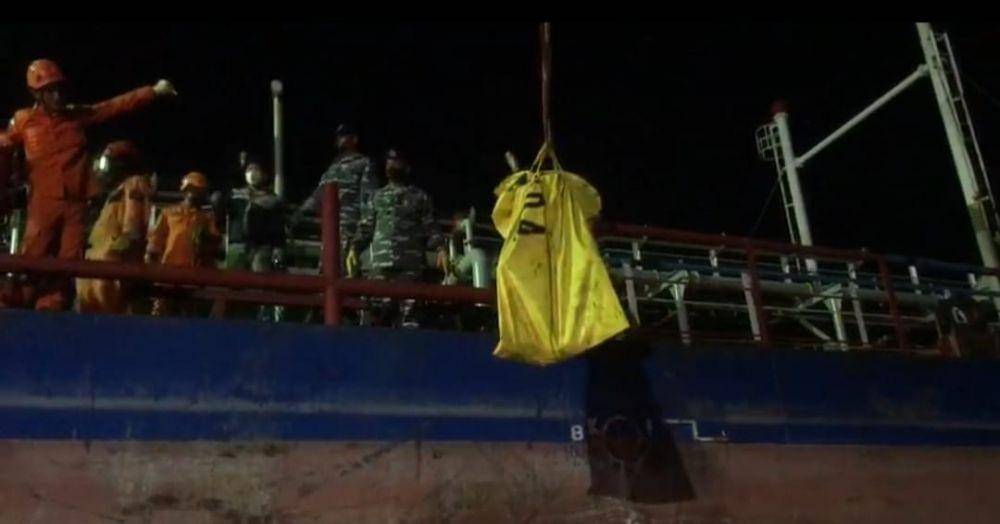 Tiga pekerja kapal di MT Nur Hasanah ditemukan dalam kondisi tewas di dalam palka kapal diduga akibat menghirup gas beracun, Minggu (22/1/2023).  Foto Istimewa