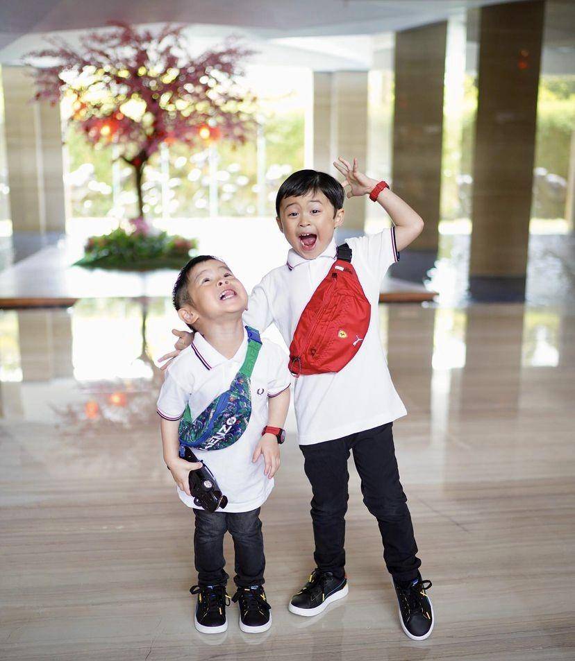 potret lucu Rafa dan Mika (instagram.com/sandradewi88)