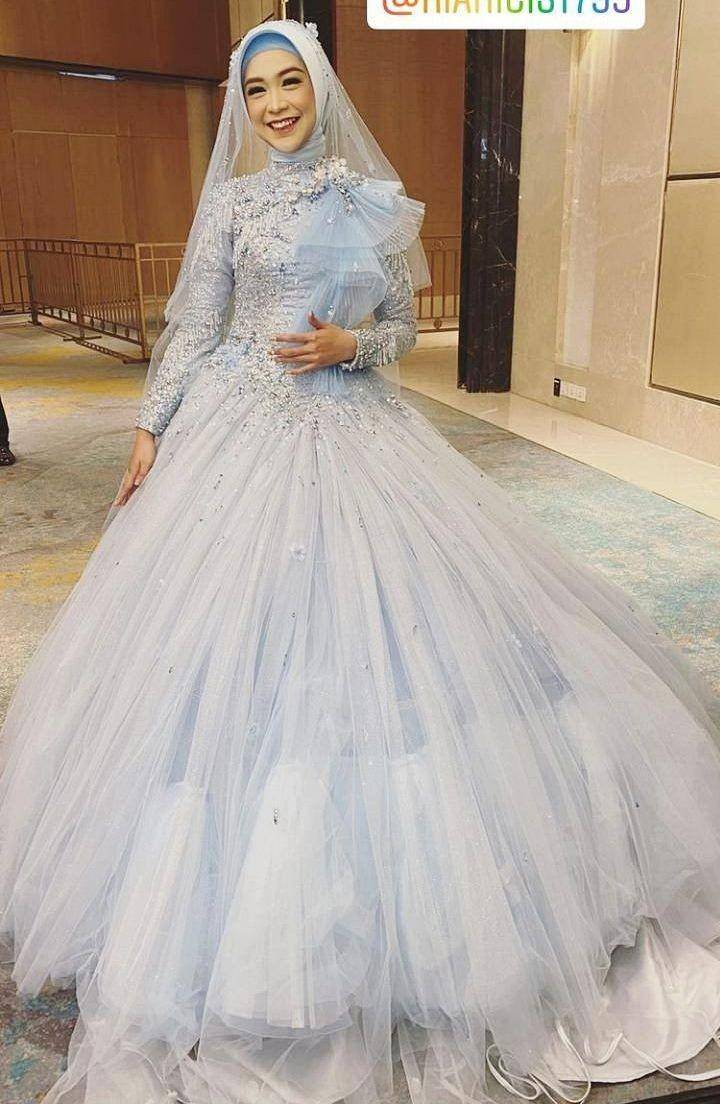 dress pesta hijab ala Princess Disney (instagram.com/okisetianadewi)