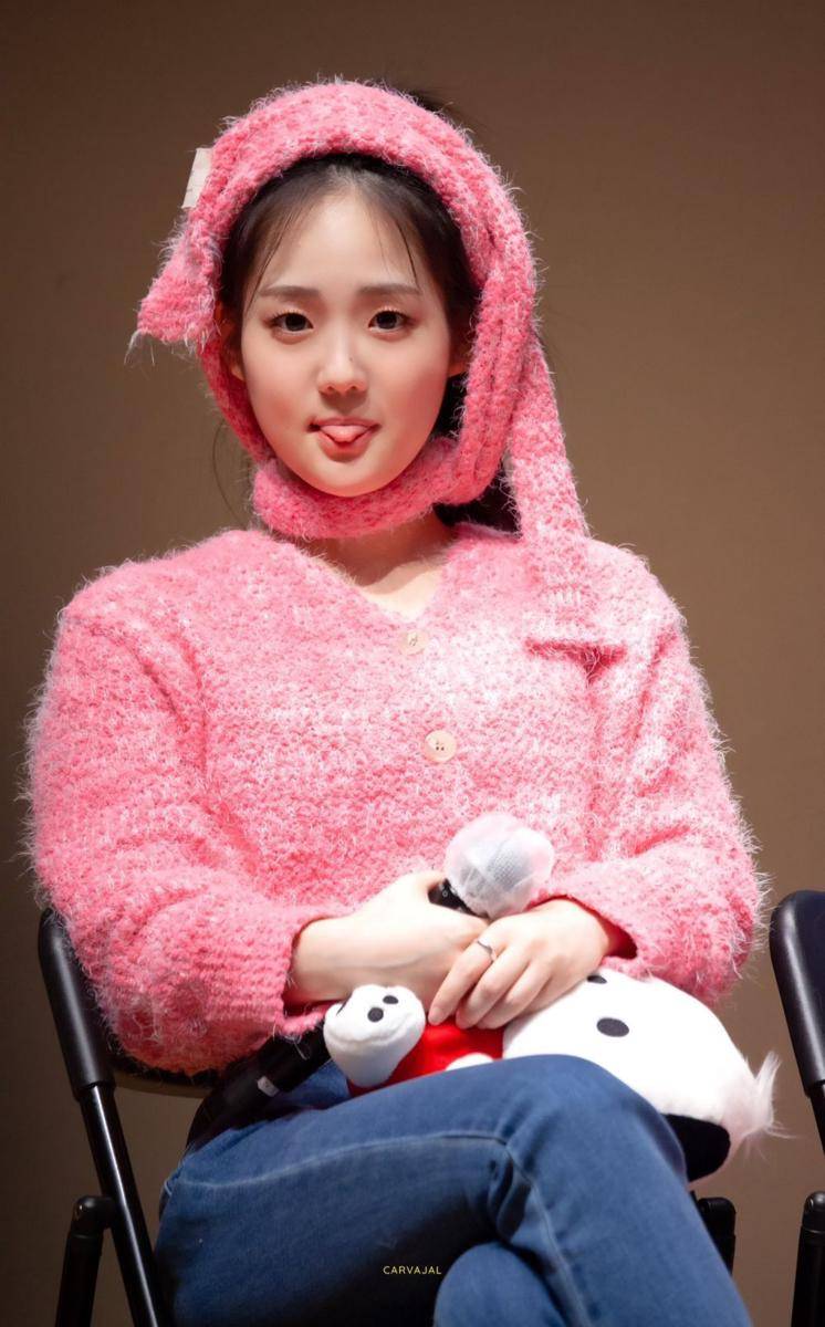 Yoon Seoyeon tripleS (twitter.com/carvajalpjay)