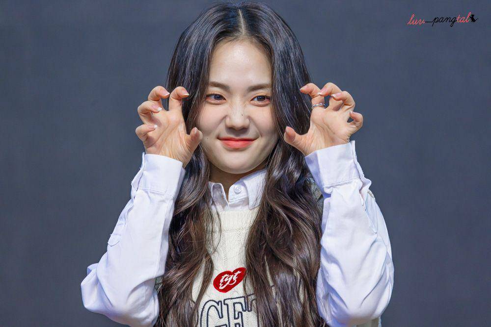 Yoon Seoyeon tripleS (twitter.com/luv_pangtal)