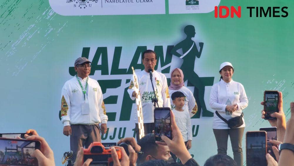 Presiden Jokowi ikuti jalan sehat Porseni NU. (IDN Times/Larasati Rey)