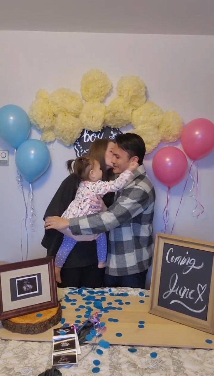 potret gender reveal anak kedua Randy Pangalila (instagram.com/randpunk)