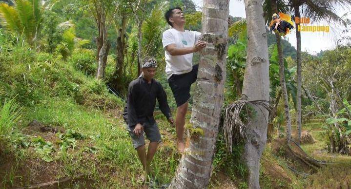 potret sederhana ayah Lesti Kejora di kampung (youtube.com/Bule Kampung)