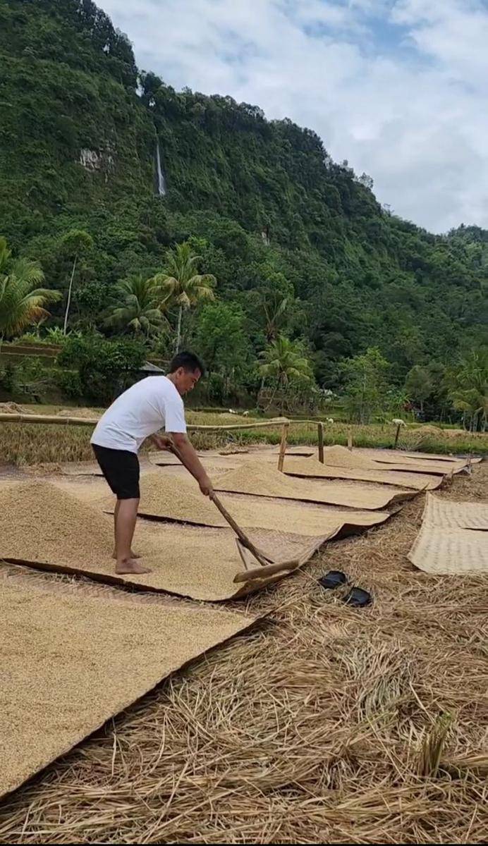 potret sederhana ayah Lesti Kejora di kampung (instagram.com/ayah_kejora)