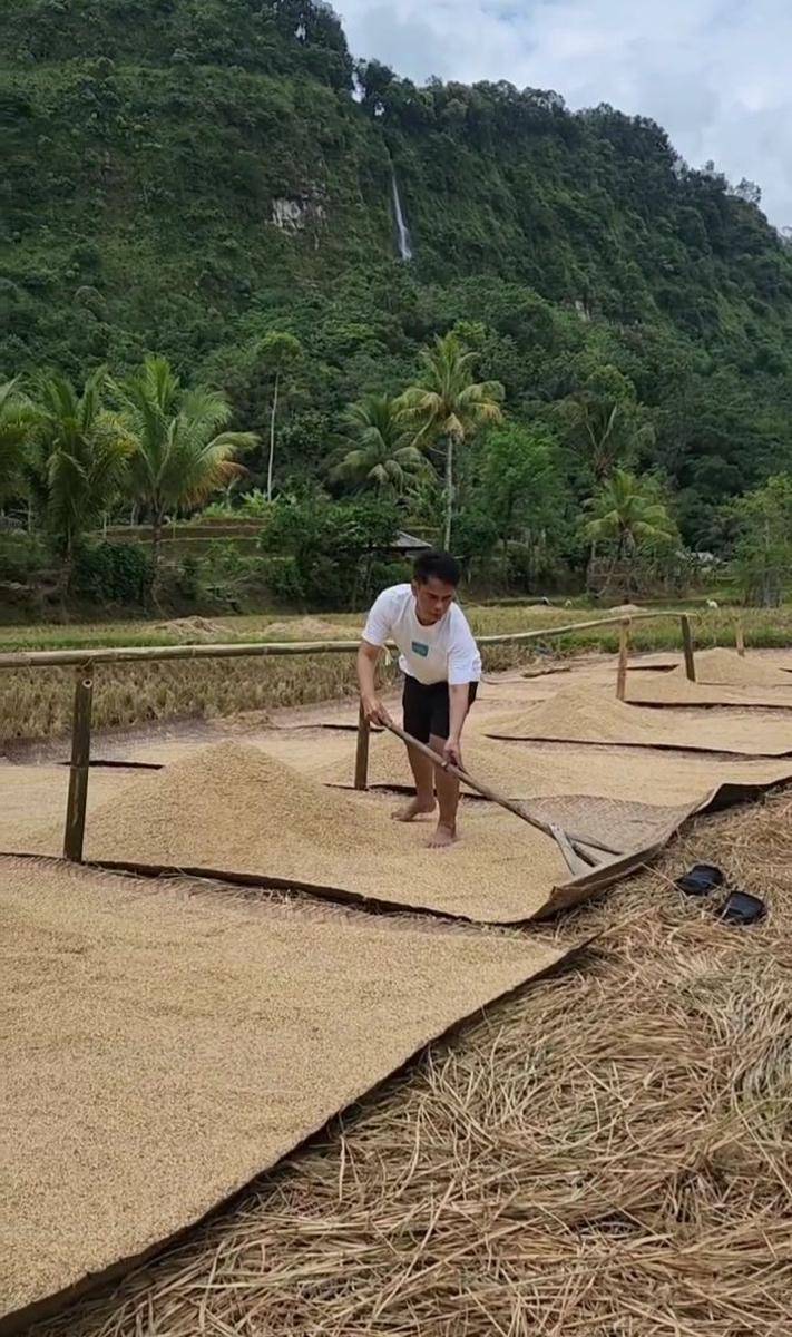 potret sederhana ayah Lesti Kejora di kampung (instagram.com/ayah_kejora)
