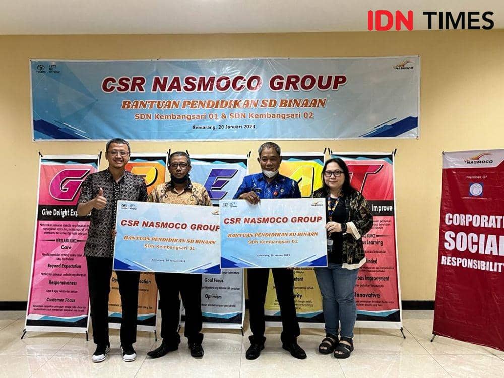 Nasmoco Group menyalurkan CSR Pendidikan kepada SD Kembangsari 1 dan SD Kembangsari 2 Semarang di Gedung MG Setos, Jumat (20/1/2023). (IDN Times/Anggun Puspitoningrum)
