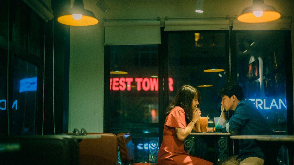 Jangan Tertipu! Pahami Bahasa Tubuh Pasangan saat PDKT