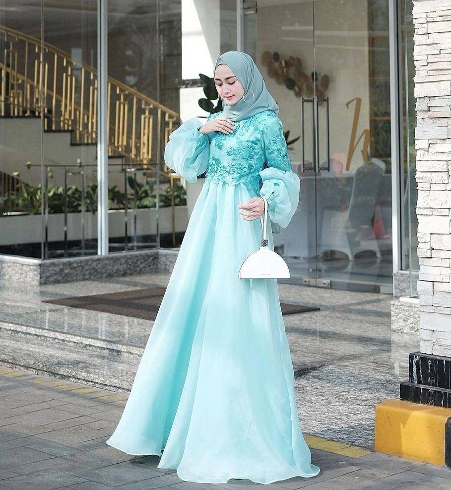Dress pesta hijab ala princess disney (instagram.com/sittiashari)