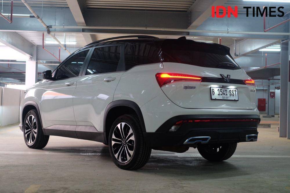 Desain buritan Wuling Almaz Hybrid (IDN Times/Fadhliansyah)