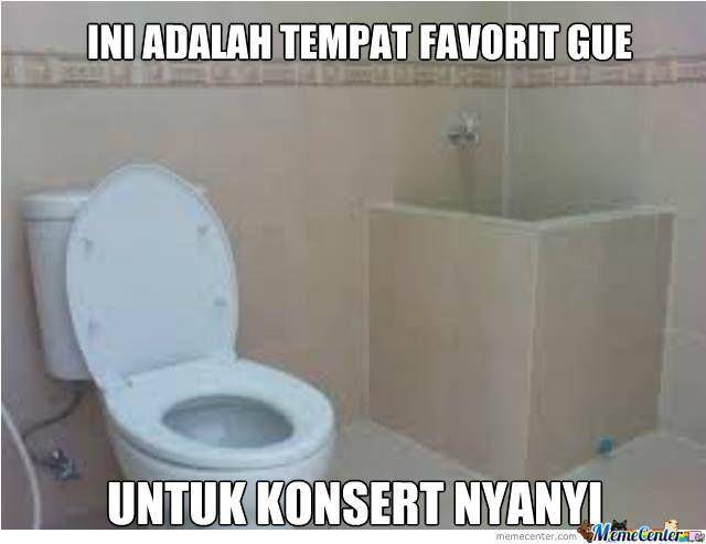 meme momen lucu di kamar mandi (facebook.com/MemeSeniorIndonesia)